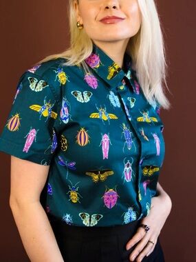 Hemloya Woman’s Organic Cotton Neon Bugs Teal Short-Sleeve Shirt